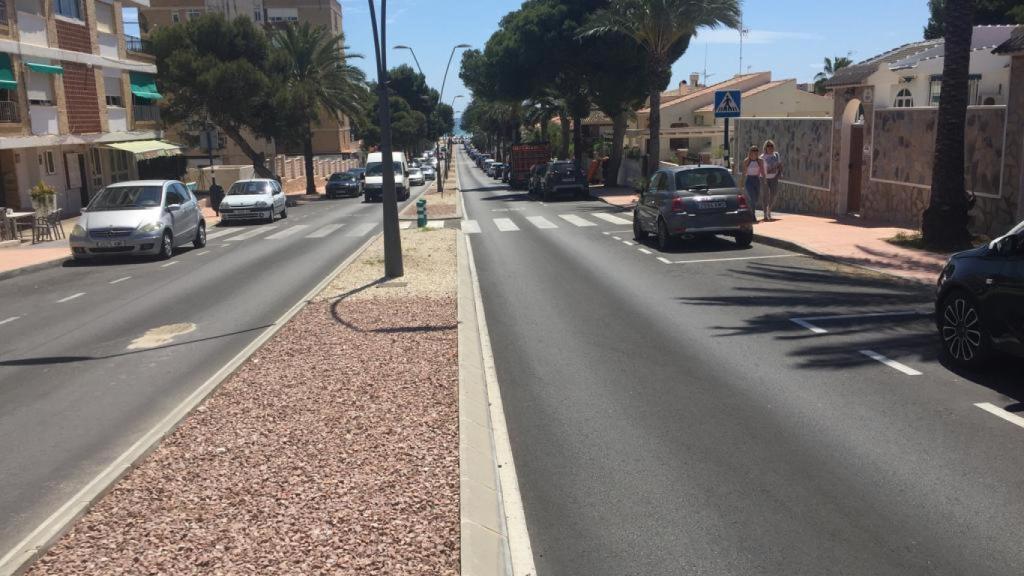 Una calle de Orihuela Costa, en una imagen de archivo.