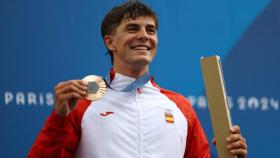Pau Echaniz posa con la medalla de bronce conquistada en los Juegos Olímpicos de París.