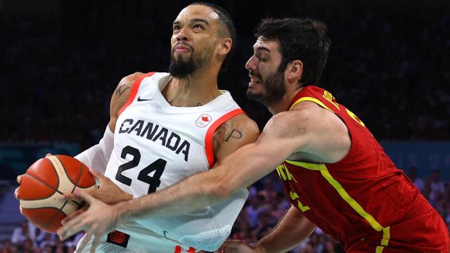 Brooks, ante Abrines en el España - Canadá.