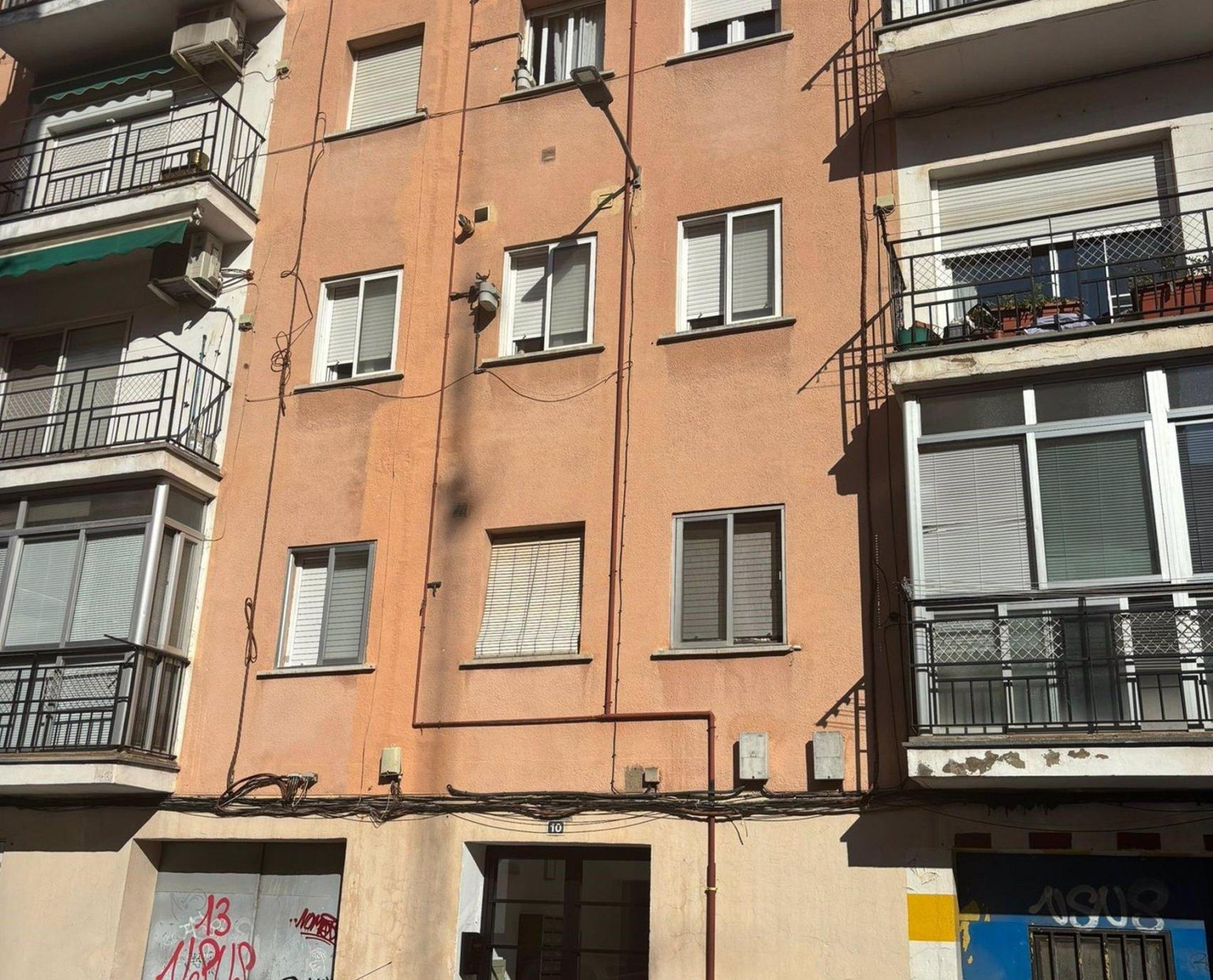 Edificio de la calle Santa Ana de Cuenca donde se ha producido la muerte violenta de una mujer. Foto: Europa Press.