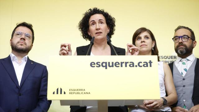 Marta Rovira da a conocer, el 2 de agosto, el resultado de la consulta a las bases de ERC, junto al presidente Pere Aragonès.