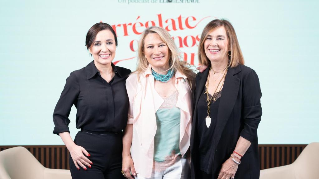 Joana Bonet, junto a Cruz Sánchez de Lara y Charo Izquierdo.