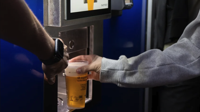 Metabar, robot dispensador de cerveza