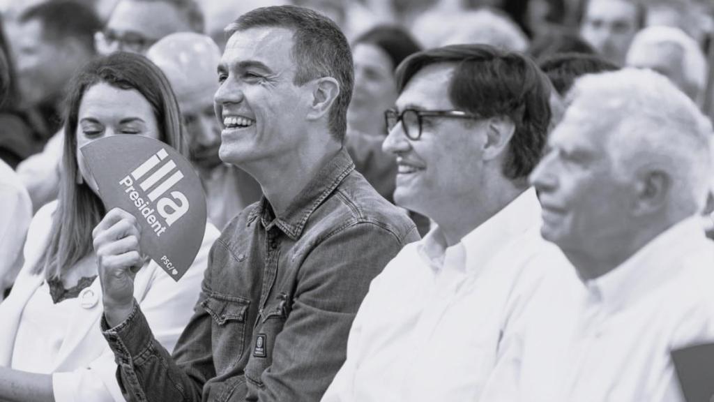 Pedro Sánchez y Salvador Illa, en una imagen de archivo durante la campaña electoral catalana.