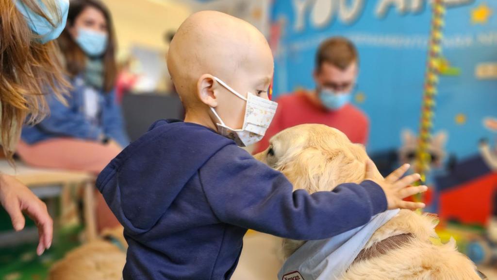 Terapia con animales en el Hospital 12 de Octubre.