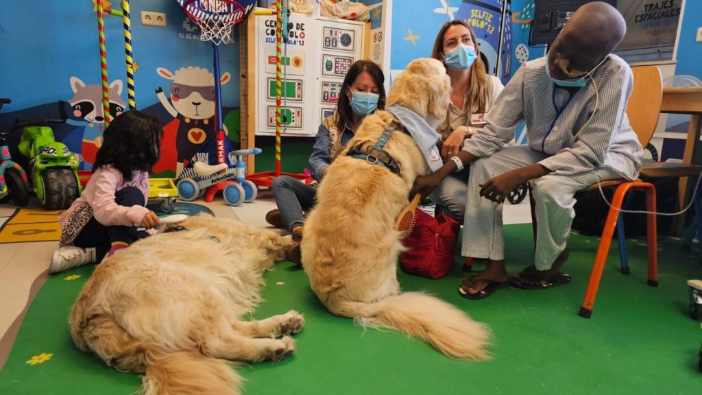 Terapia con niños en el Hospital 12 de Octubre.