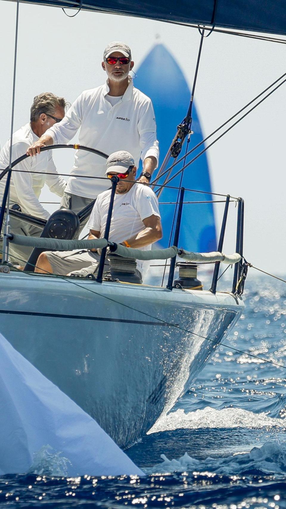 Felipe VI a bordo del 'Aifos' este sábado, 3 de agosto.