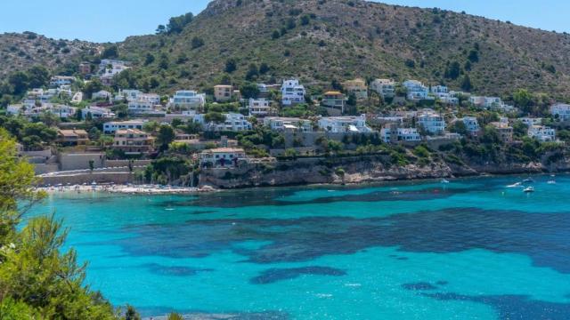 Gastronomía de calidad y aguas de ensueño en una zona de Alicante poco conocida