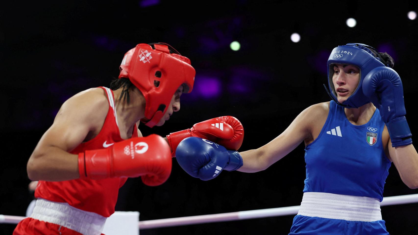 Angela Carini durante su combate contra Imane Khelif