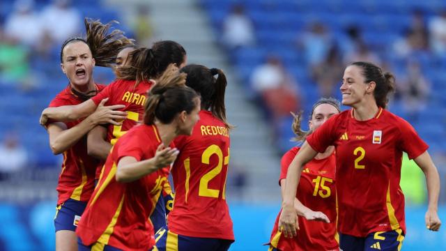 Las jugadoras de España celebran el pase a semifinales.