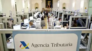 Hacienda adjudica a Telefónica un contrato de urgencia para evitar que la AEAT se quede sin Internet