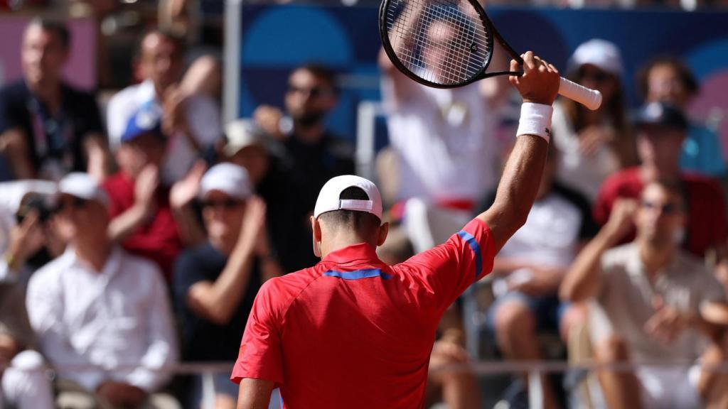 Djokovic celebra un punto en la final de los Juegos Olímpicos ante Alcaraz.