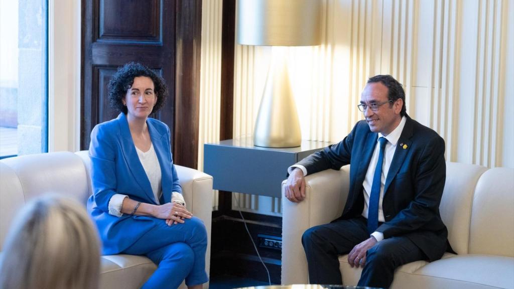 El presidente del Parlament, Josep Rull, recibe a la secretaria general de ERC Marta Rovira.