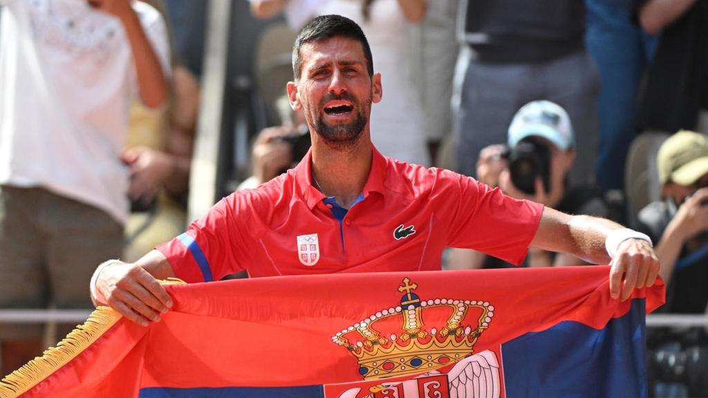 Novak Djokovic celebra su medalla de oro en los JJOO de París 2024