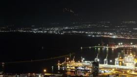 La Cúpula de Hierro de Israel intercepta cohetes lanzados desde el Líbano, en la noche del sábado.