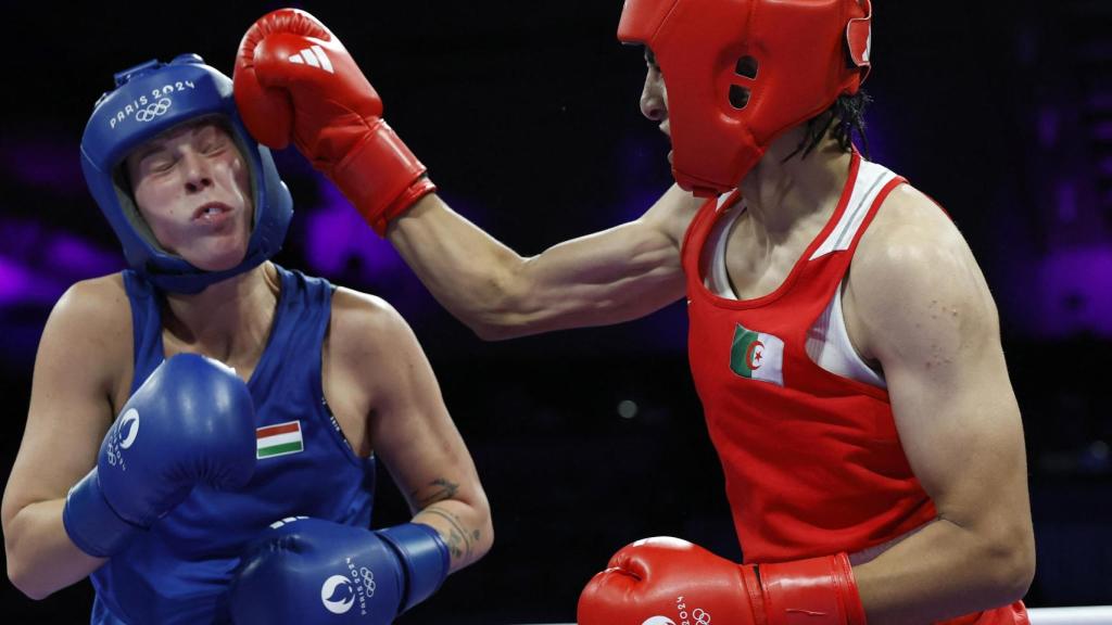 La boxeadora argelina Imane Khelif durante un combate en los JJOO de París 2024