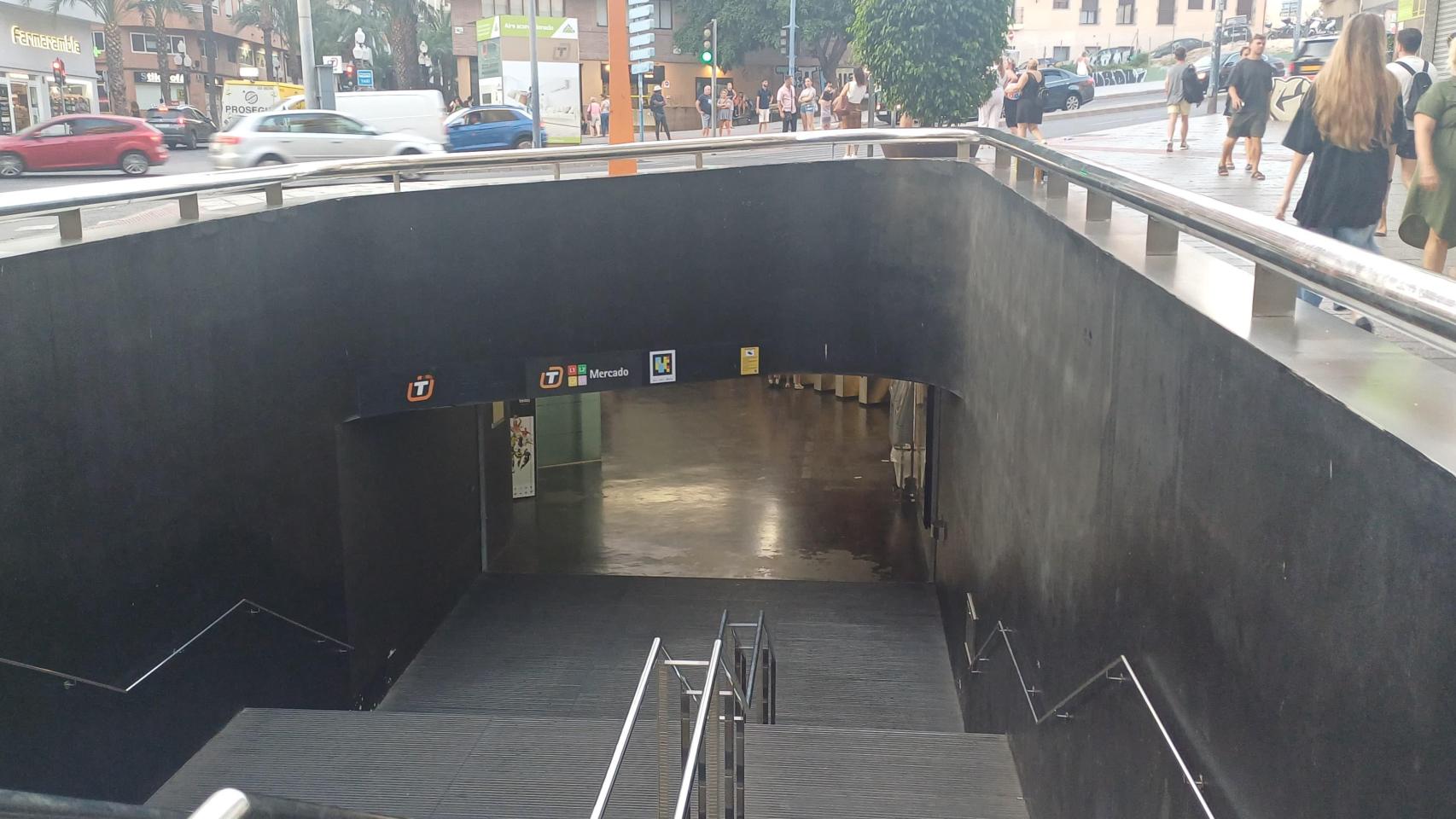 La estación de TRAM este lunes 5 de agosto tras ser desalojada.