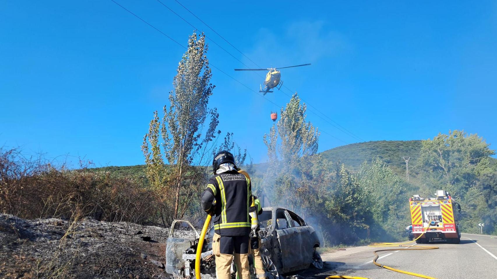 Incendio de un vehículo en La Barrosa
