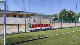 Imagen de los nuevos banquillos de los campos de futbol de Valorio