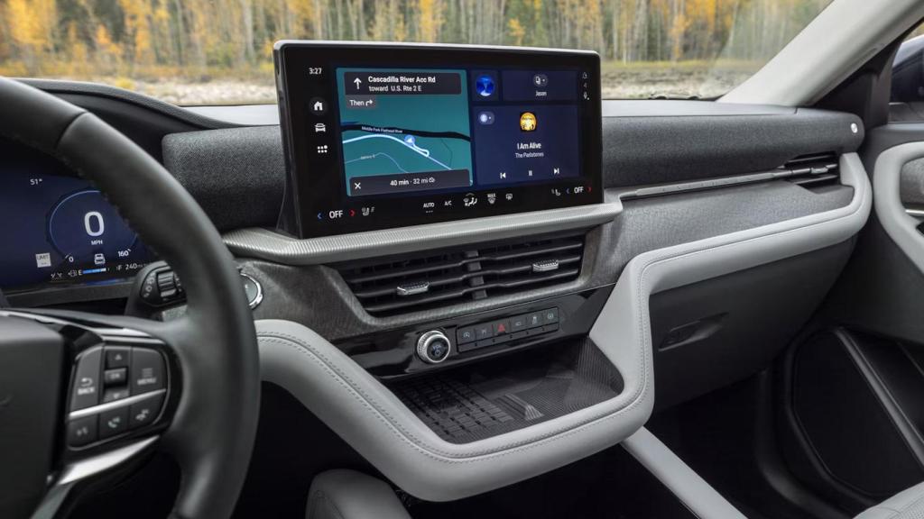 Android Automotive con Google Maps en el Ford Explorer 2025