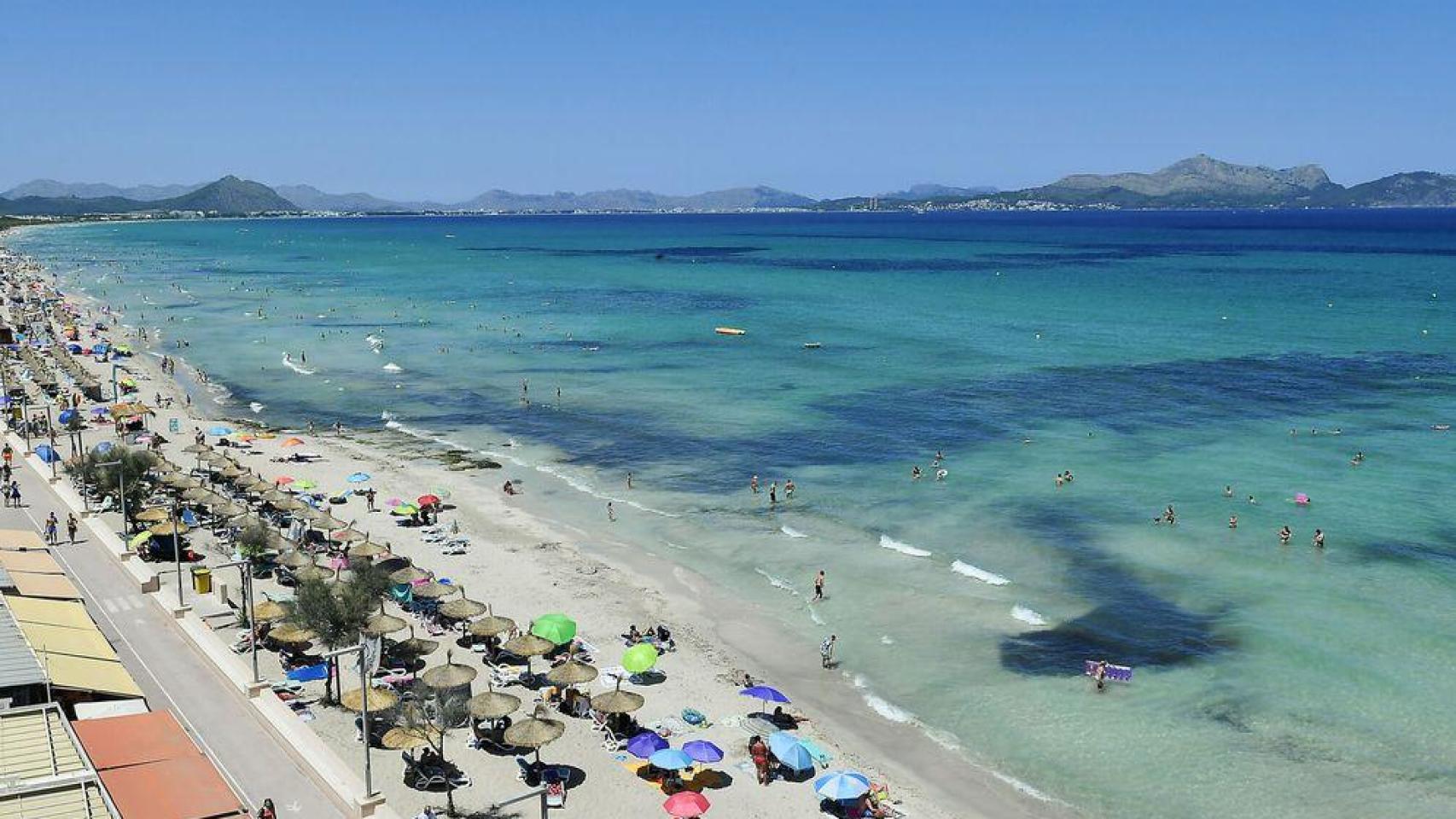 Imagen de archivo de una playa de la isla de Mallorca.