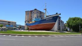 Barco Alfageme en la rotonda del barrio de Coia, en Vigo.