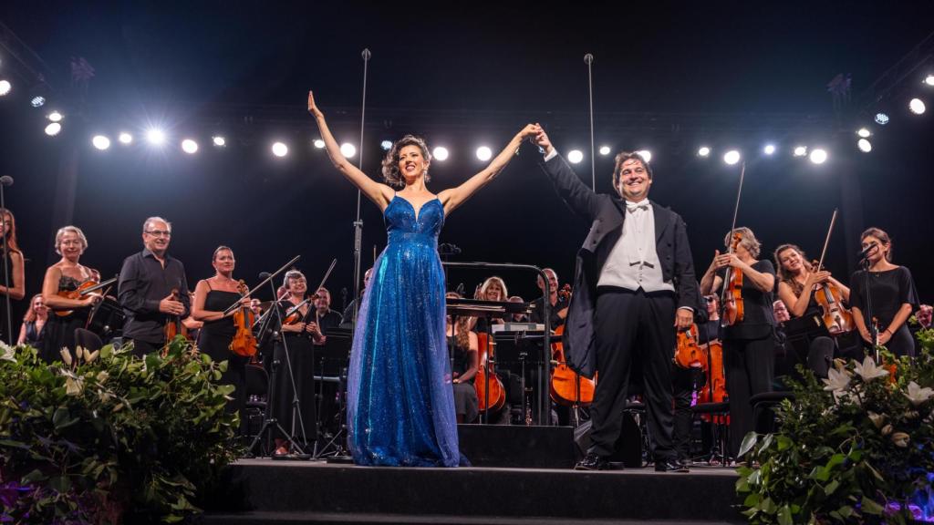 Lisette Oropesa con Pablo Mielgo y la Orquesta Sinfónica de las Islas Baleares. Foto: José Urbano