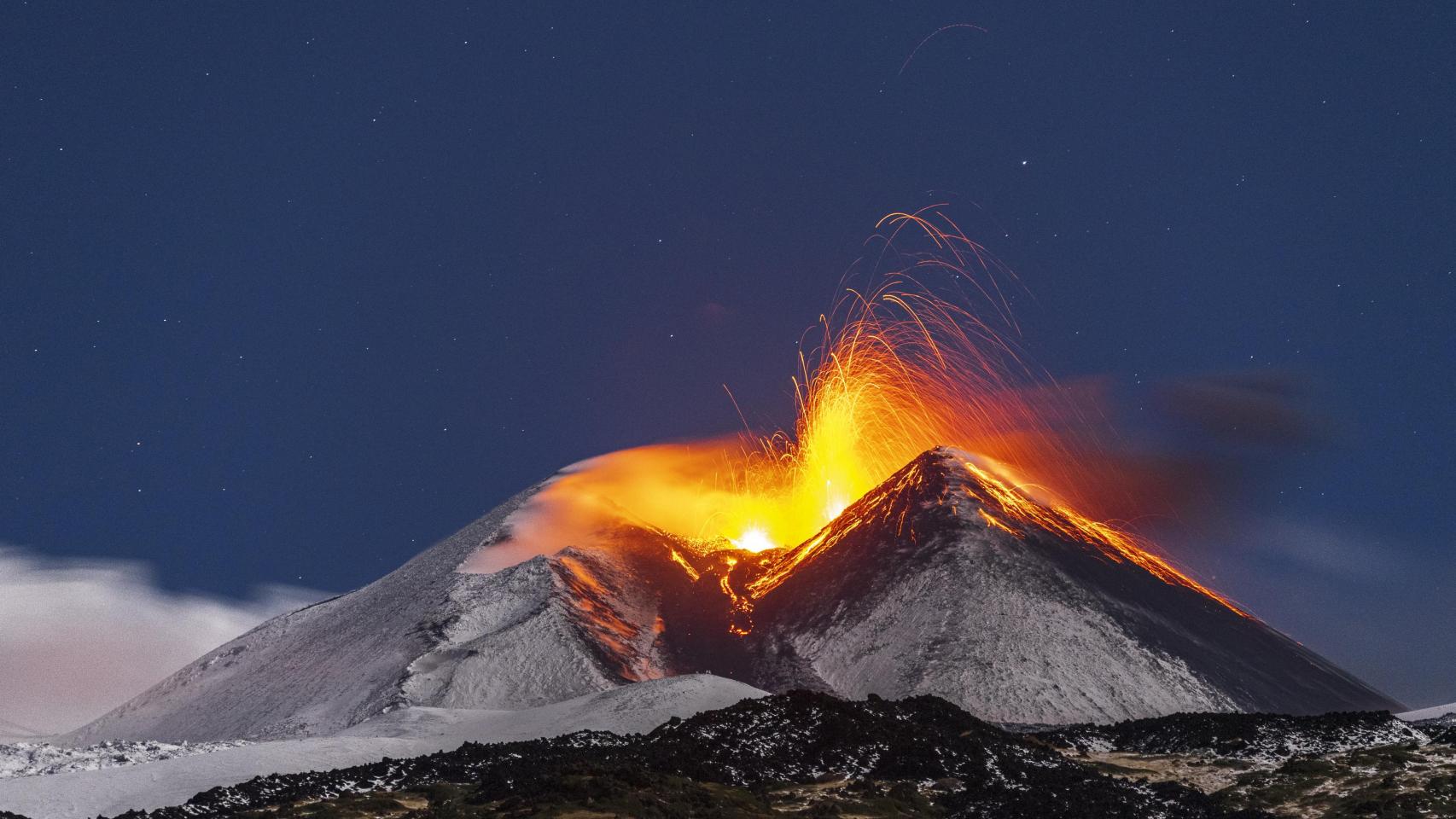 Erupción del volcán Etna.