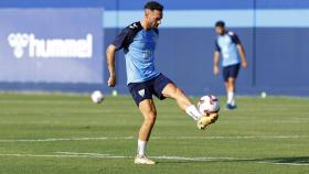 Víctor García durante un entrenamiento con el Málaga CF