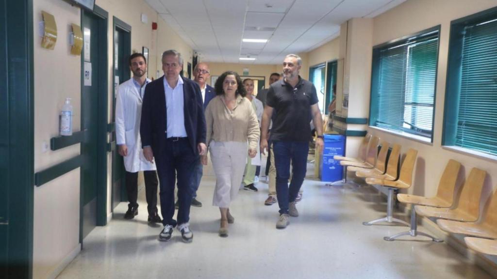 Visita del conselleiro de Sanidade al hospital de Barbanza, en Ribeira.