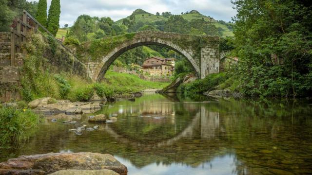 El impresionante pueblo que tiene la estación termal más antigua de Cantabria: está muy cerca de Santander