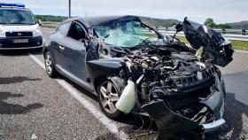 Colisión entre un turismo y un camión en Xinzo de Limia.