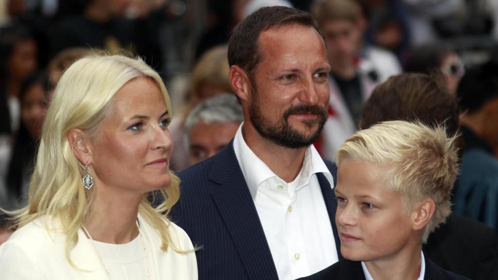 Mette-Marit, Haakon de Noruego y Marius en una foto de archivo.