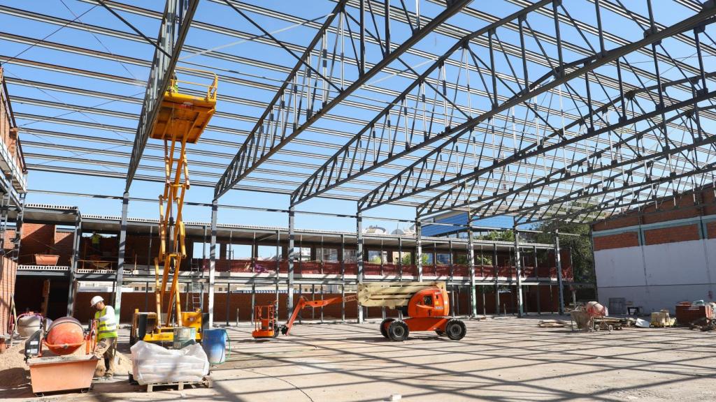 Obras en el Pabellón de la Escuela Central de Educación Física de Toledo.