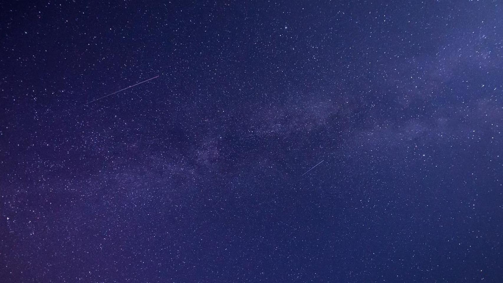 Cielo de noche con estrellas