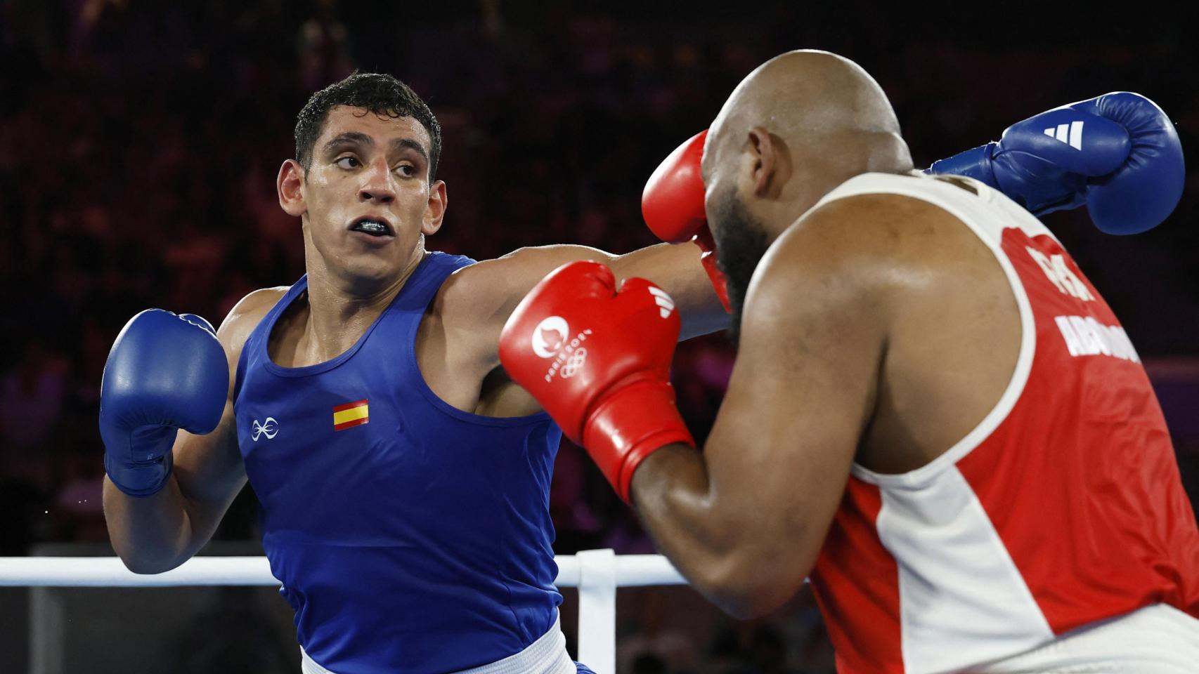 Ayoub Ghadfa, en su combate de semifinales de los Juegos Olímpicos.