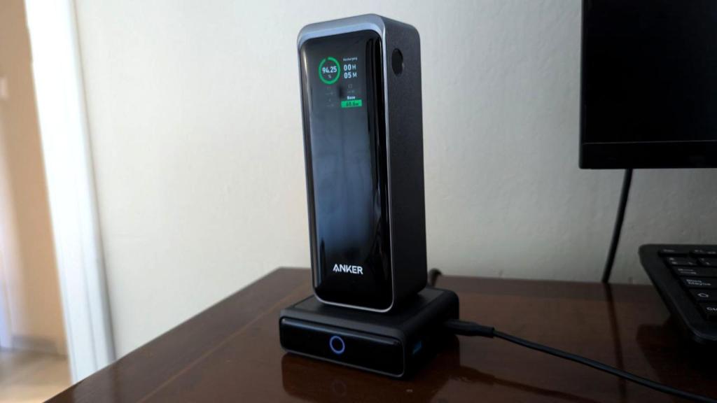 Power Bank Anker Prime 27,650 mAh con la base de carga Anker 100W