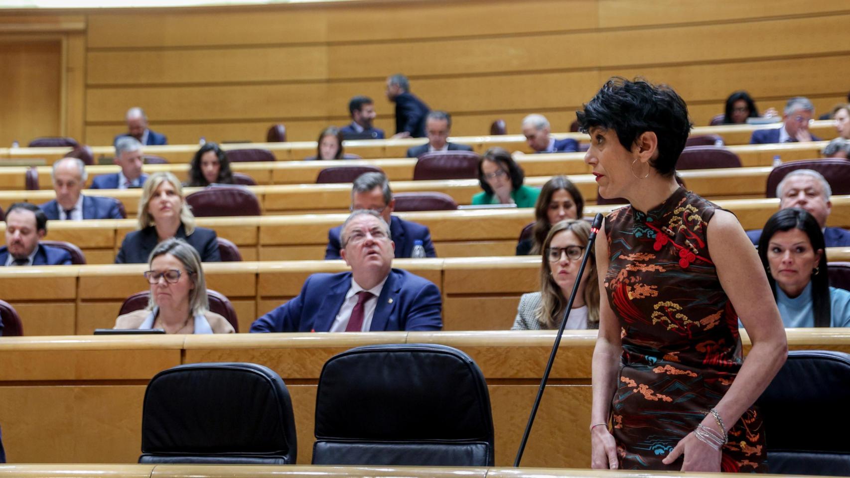 Elma Sáiz,  ministra de Inclusión, Seguridad Social y Migraciones, en el Senado.