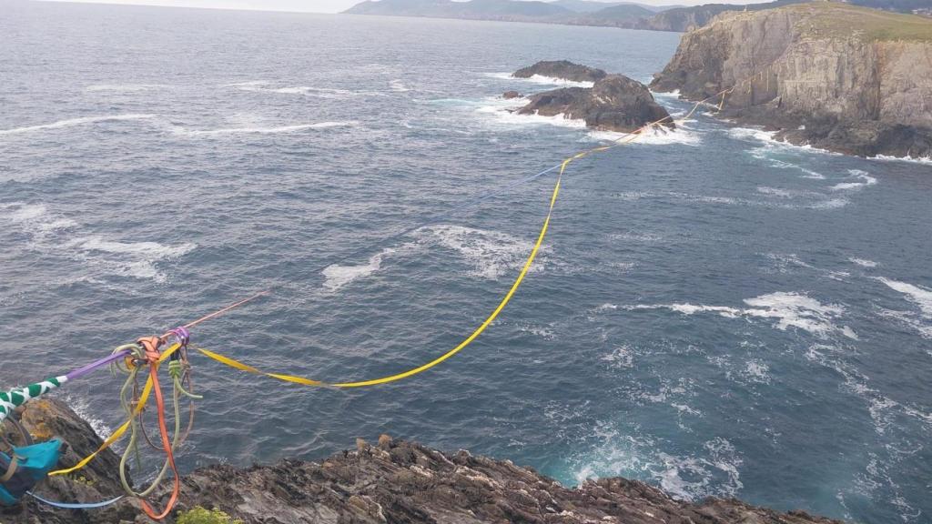 Cuerda colocada en Punta Frouxeira