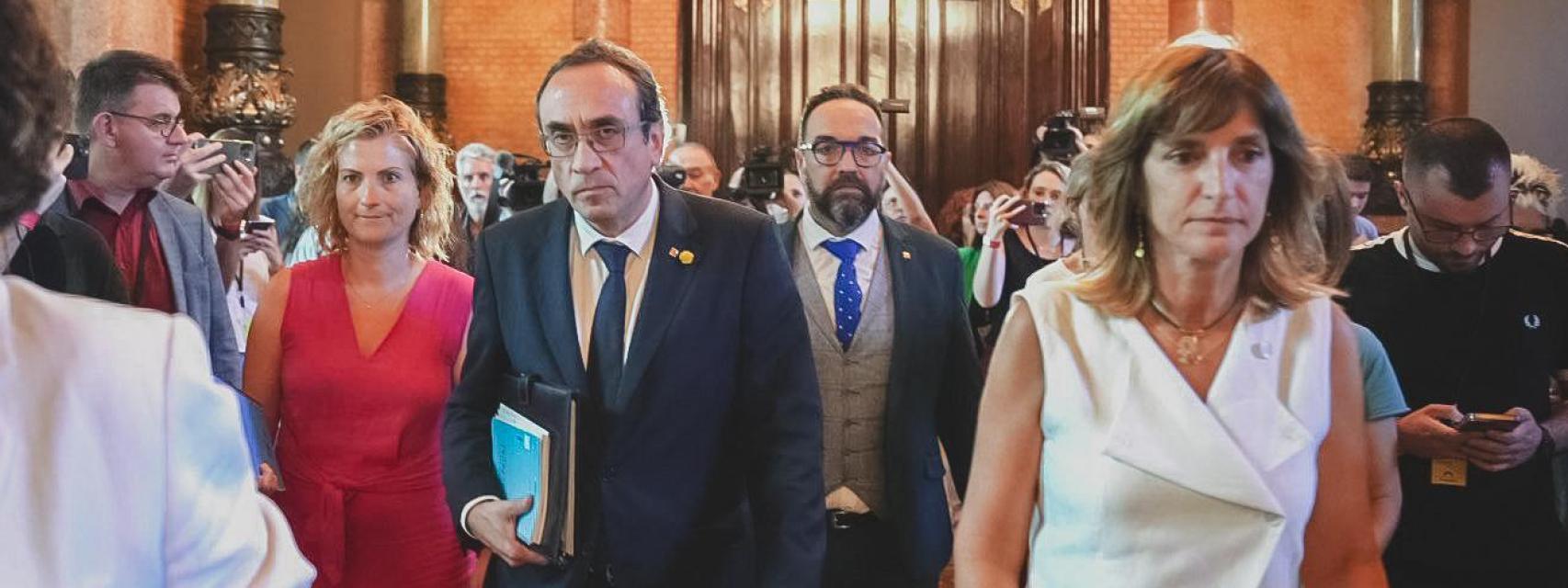 Josep Rull regresa al hemiciclo tras la reunión de la Mesa del Parlament para reanudar el pleno