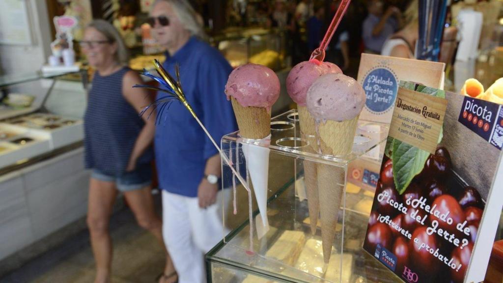 Una heladería en plena campaña de verano.
