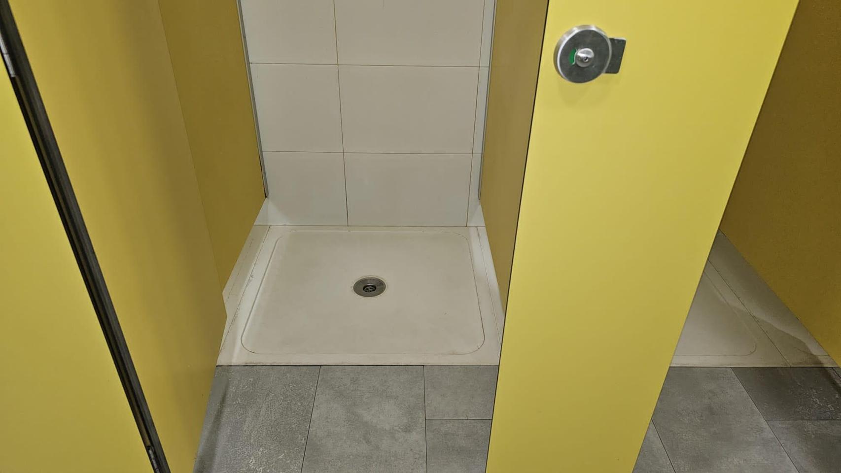 Vestuarios de las piscinas de Benavente