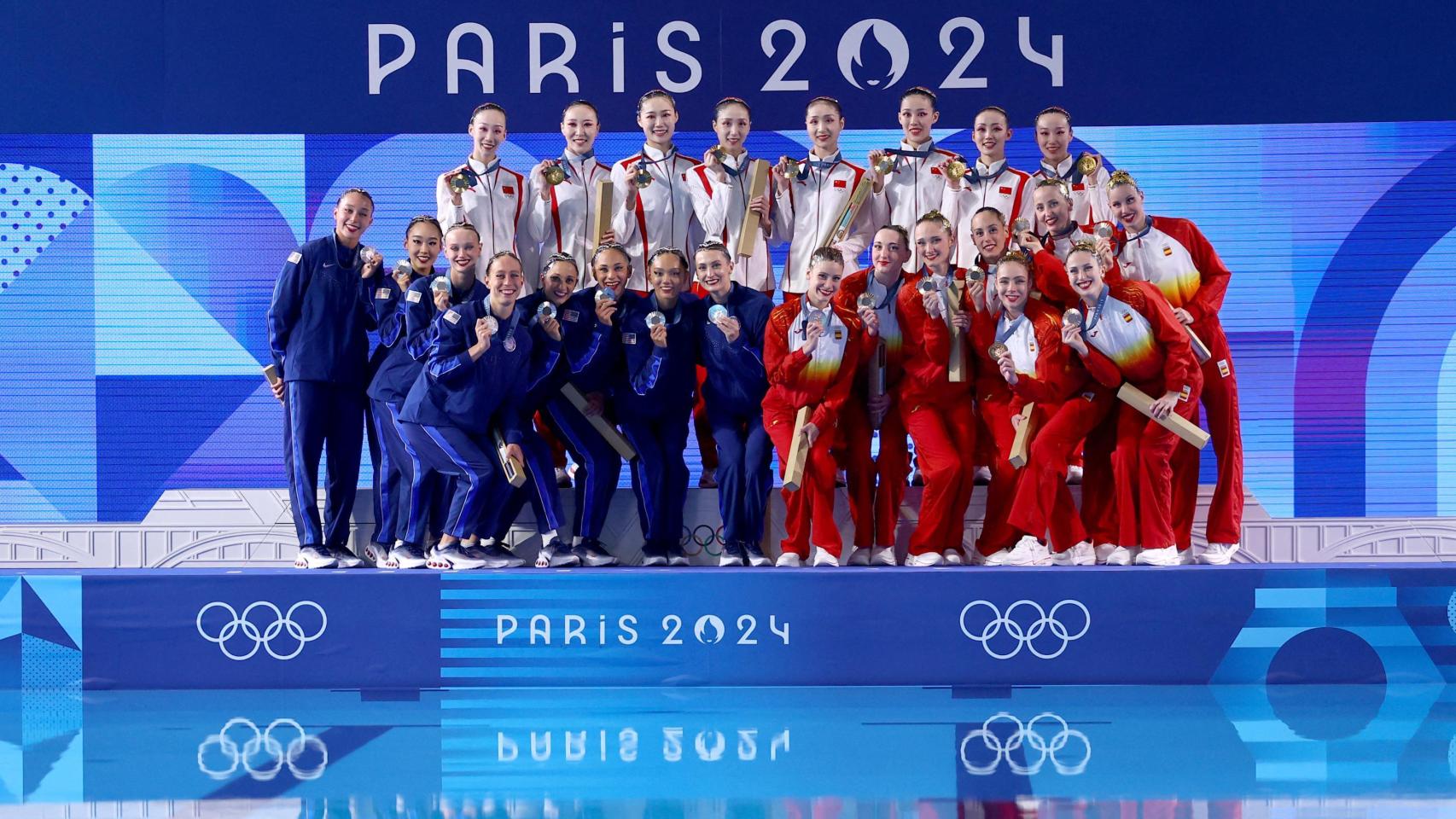 La redención de la natación artística de España con un bronce y el abrazo de Anna Tarrés y