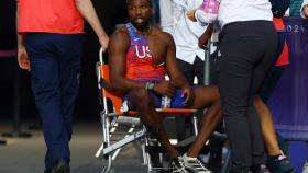 Noah Lyles, atendido por los médicos tras los 200 metros lisos