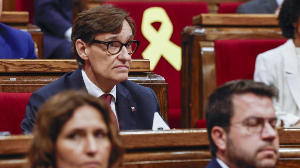 El candidato socialista, Salvador Illa, durante el Pleno de investidura de este jueves en el Parlament.