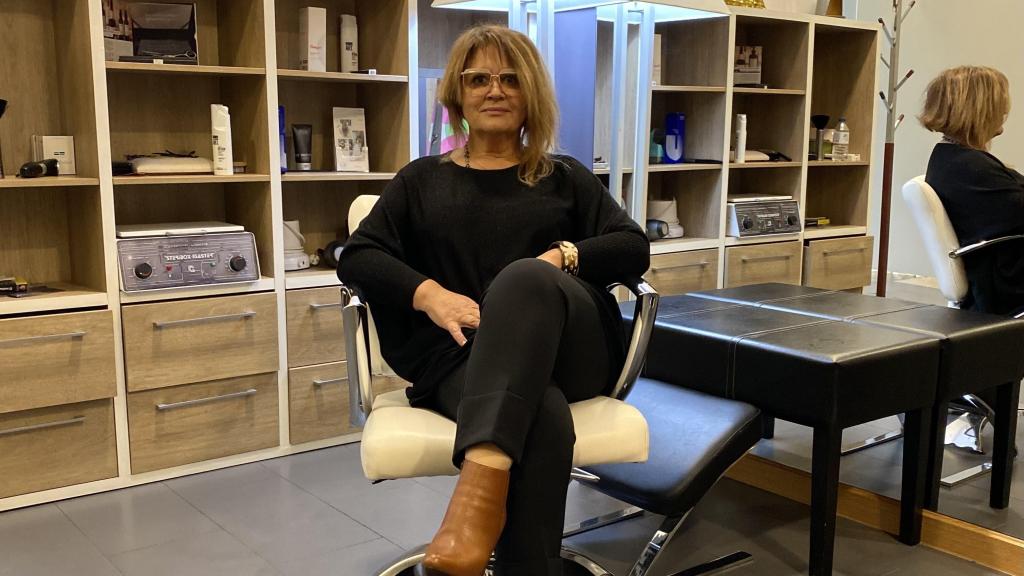 Carmen Rodríguez en una de sus peluquerías.