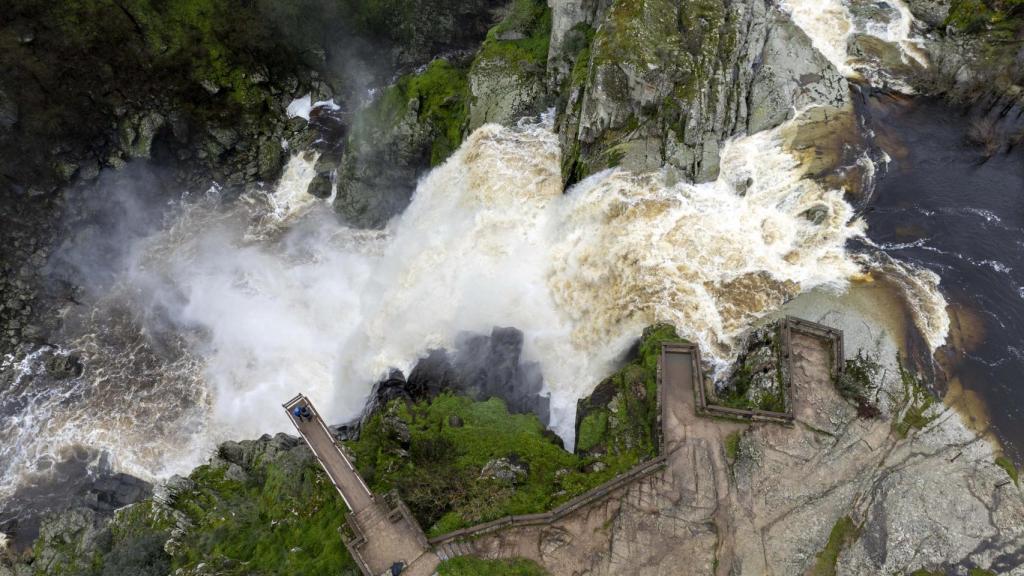 Esta impresionante cascada vista desde las alturas