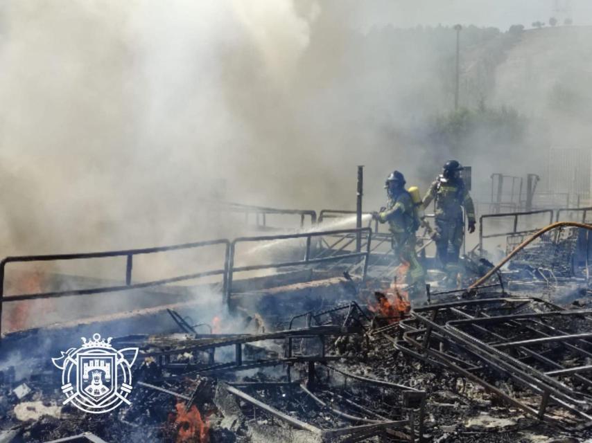 Así han quedado los restos tras el incendio en el Punto Limpio Norte de Burgos