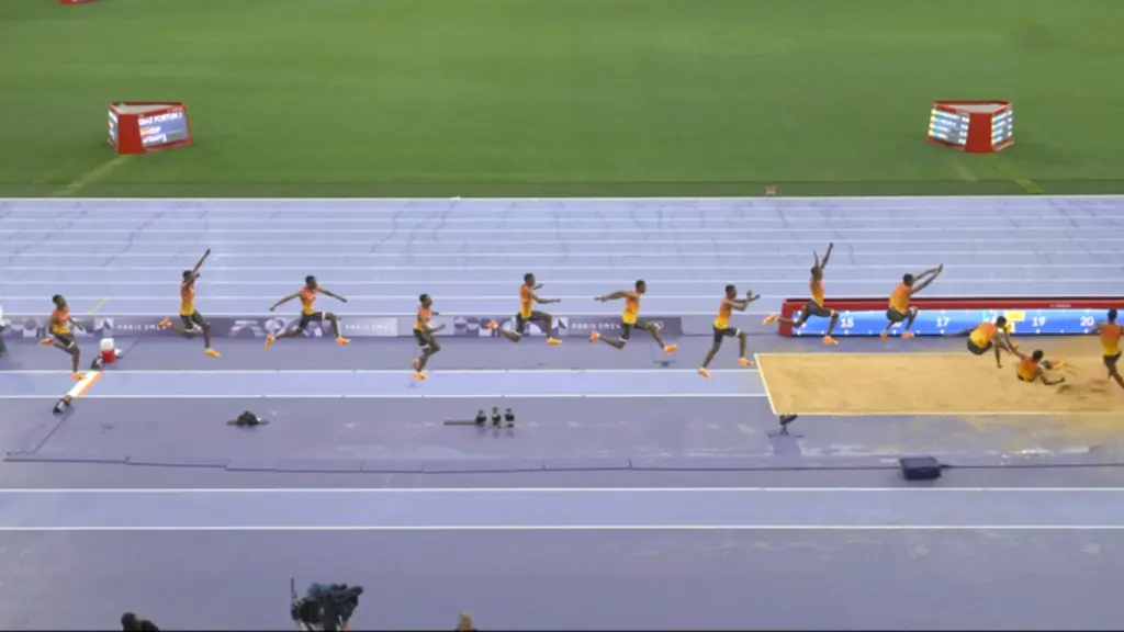 Salto de Jordan Díaz en la final de triple salto de los JJOO de París 2024.