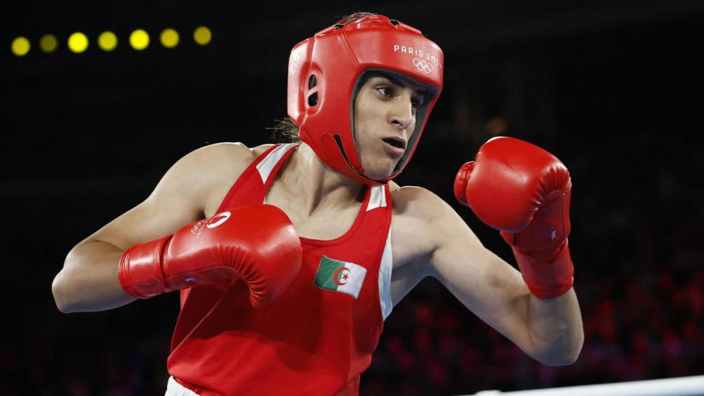 Imane Khelif, durante su combate en la final de los JJOO.